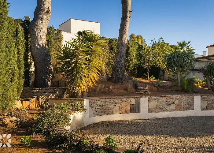 Sara By Abahana Calpe